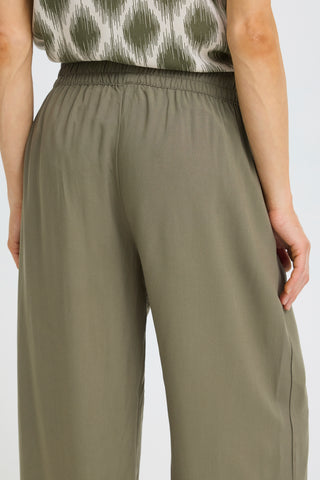 Mmjoella Cropped Trousers | Kalamata